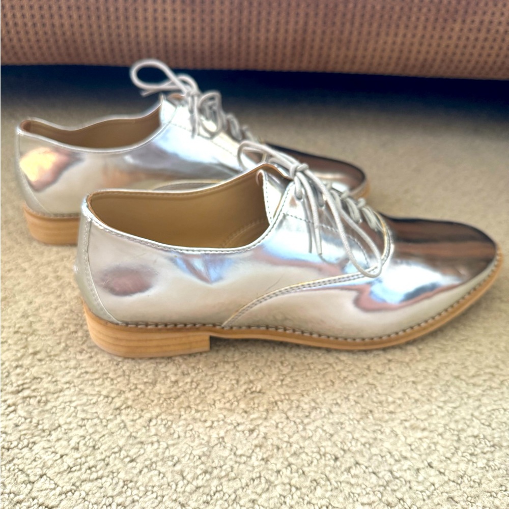 ZARA Women’s Lace-up Silver Metallic Shoes. Sz. 40/9M